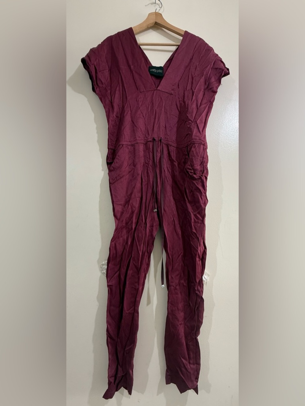 Amber Sakai Women’s Drawstring V-Neck Burgundy Jumpsuit